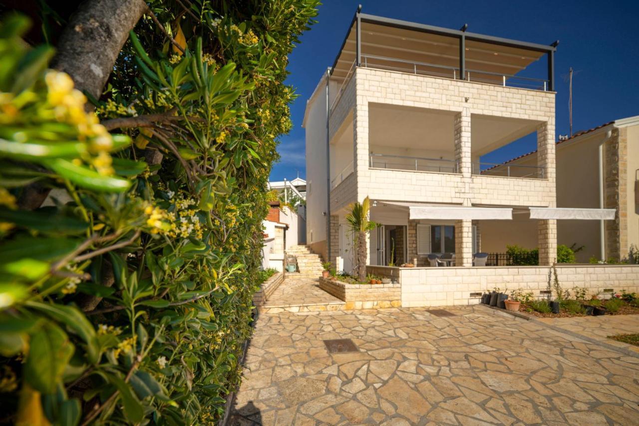 Apartment Busac Zaboric Luaran gambar